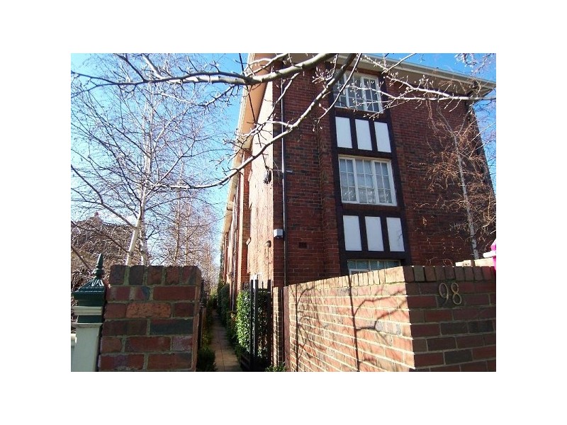 9/98 Park Street, St Kilda West VIC 3182