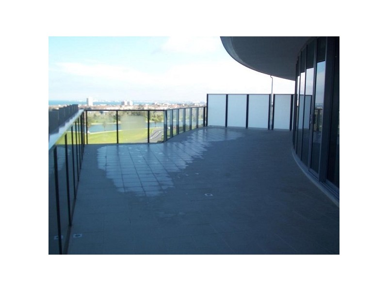 1008/55 Queens Road, Melbourne VIC 3004