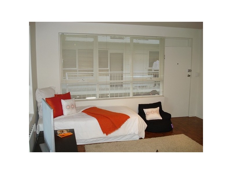 16/4 Wando Grove, St Kilda East VIC 3183