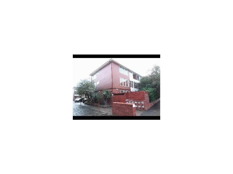 18/225 Canterbury Road, St Kilda West VIC 3182