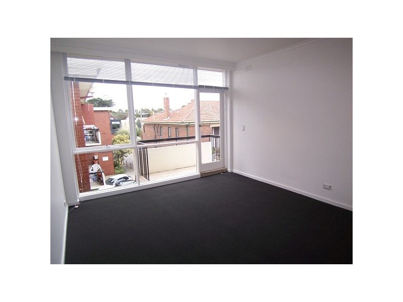 18/225 Canterbury Road, St Kilda West VIC 3182