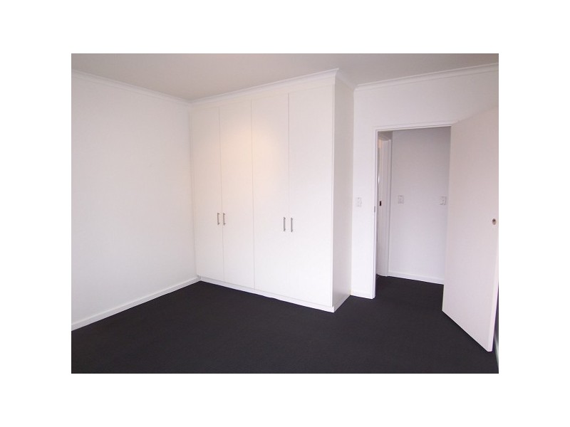 18/225 Canterbury Road, St Kilda West VIC 3182