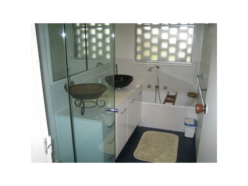 23/13 The Esplanade, St Kilda VIC 3182