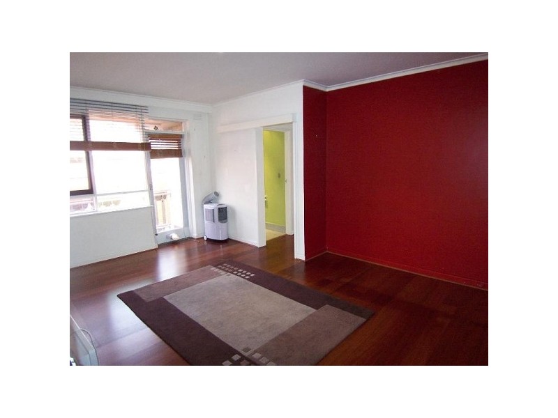 8/15 Mitchell Street, St Kilda VIC 3182