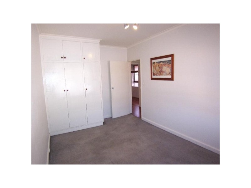 8/15 Mitchell Street, St Kilda VIC 3182