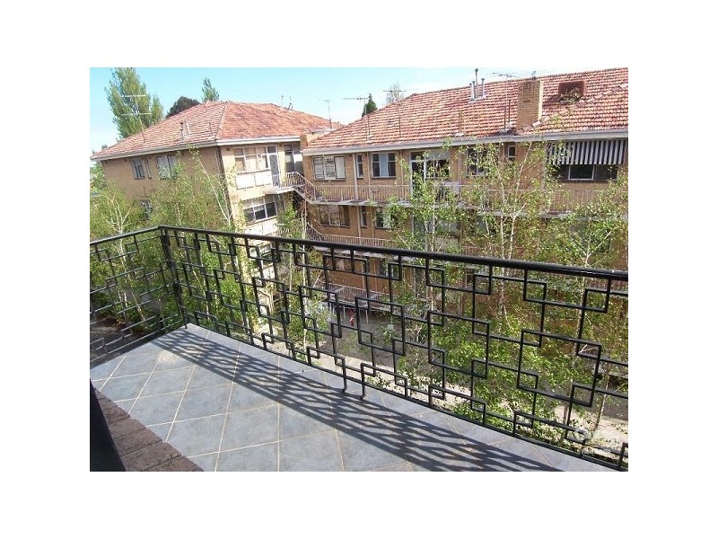 11/27 Dickens Street, Elwood VIC 3184