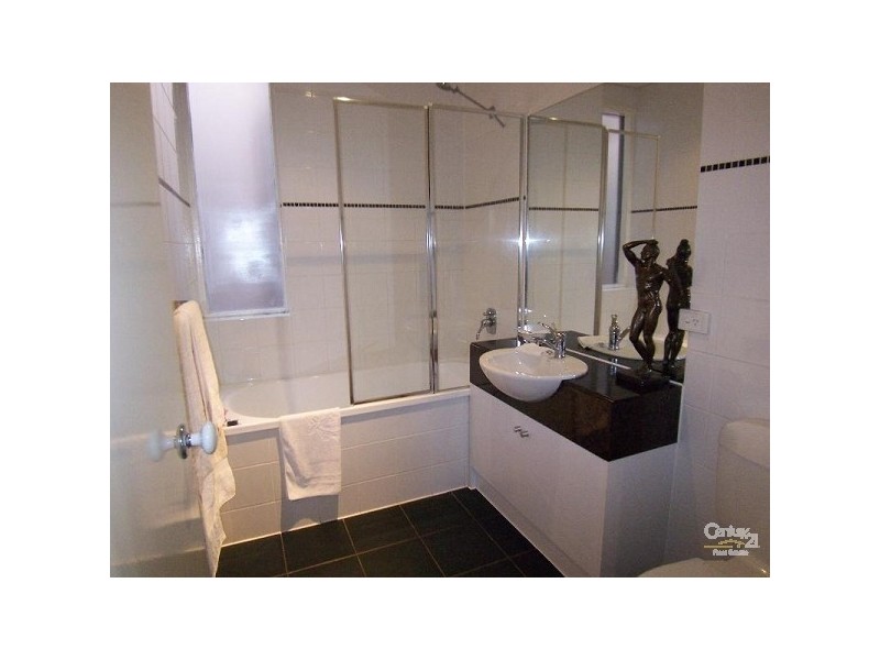 11/30-32 Broadway, Elwood VIC 3184