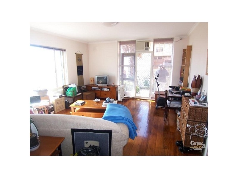 25/11 Marine Parade, St Kilda VIC 3182