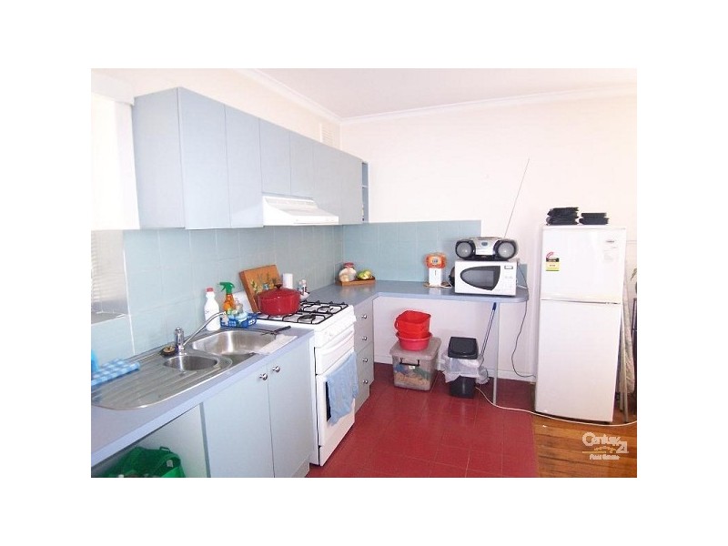 25/11 Marine Parade, St Kilda VIC 3182