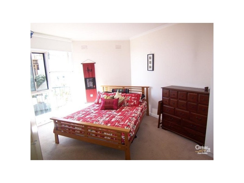 25/11 Marine Parade, St Kilda VIC 3182