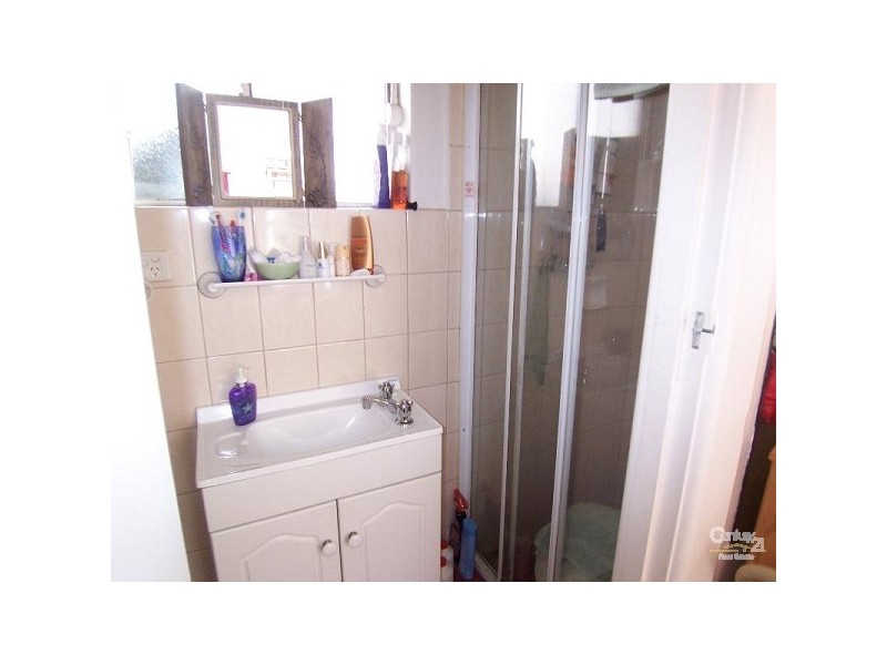 25/11 Marine Parade, St Kilda VIC 3182