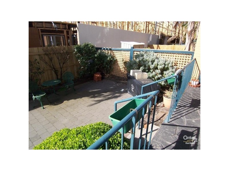 25/11 Marine Parade, St Kilda VIC 3182