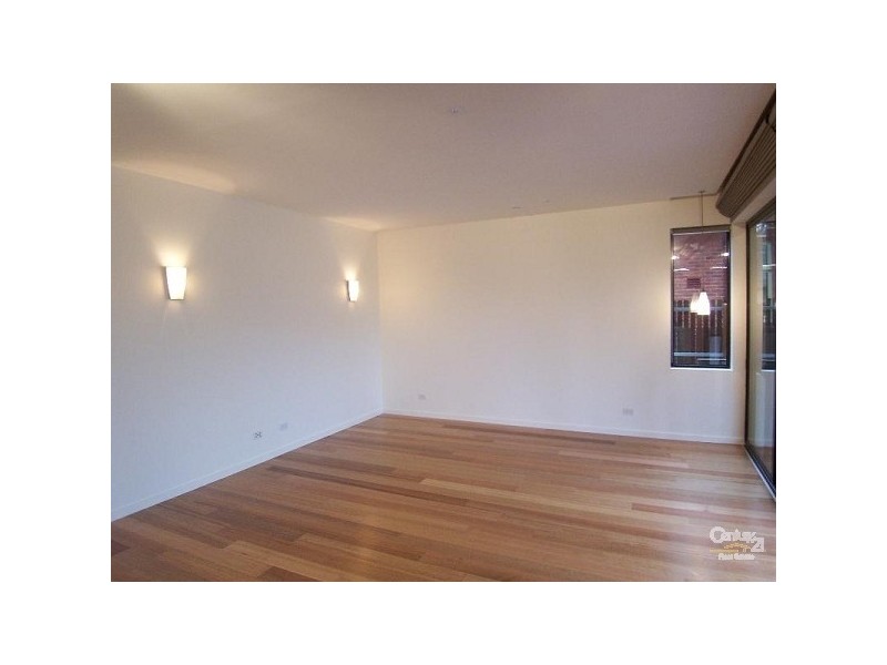 3/30a Ormond Road, Elwood VIC 3184