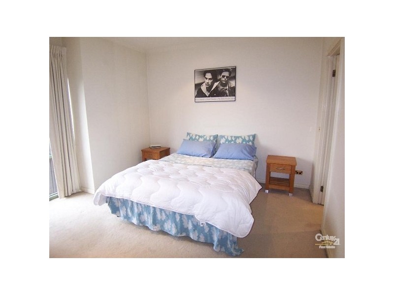 301/15 Queens Road, Melbourne VIC 3004