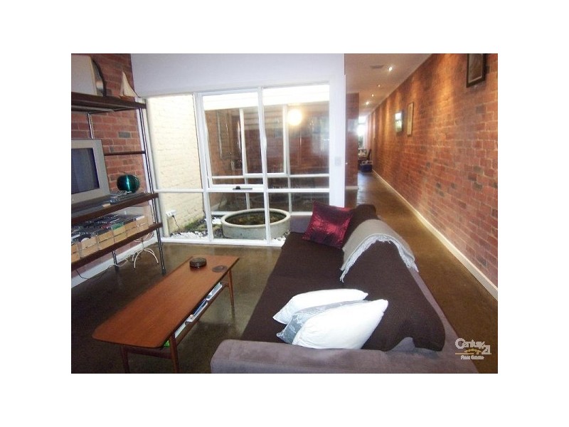 2/11 Mitchell Street, St Kilda VIC 3182