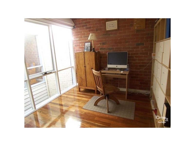 2/11 Mitchell Street, St Kilda VIC 3182