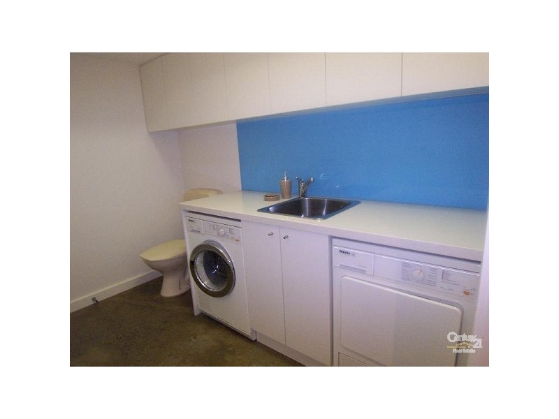 2/11 Mitchell Street, St Kilda VIC 3182