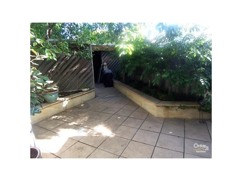 2/11 Mitchell Street, St Kilda VIC 3182