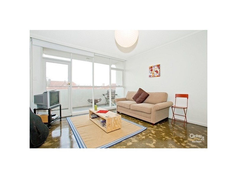 12E/12 Marine Parade, St Kilda VIC 3182