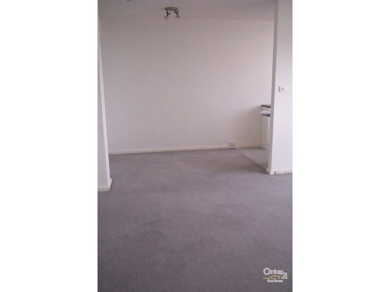 12E/12 Marine Parade, St Kilda VIC 3182