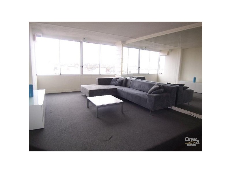 7D/12 Marine Parade, St Kilda VIC 3182
