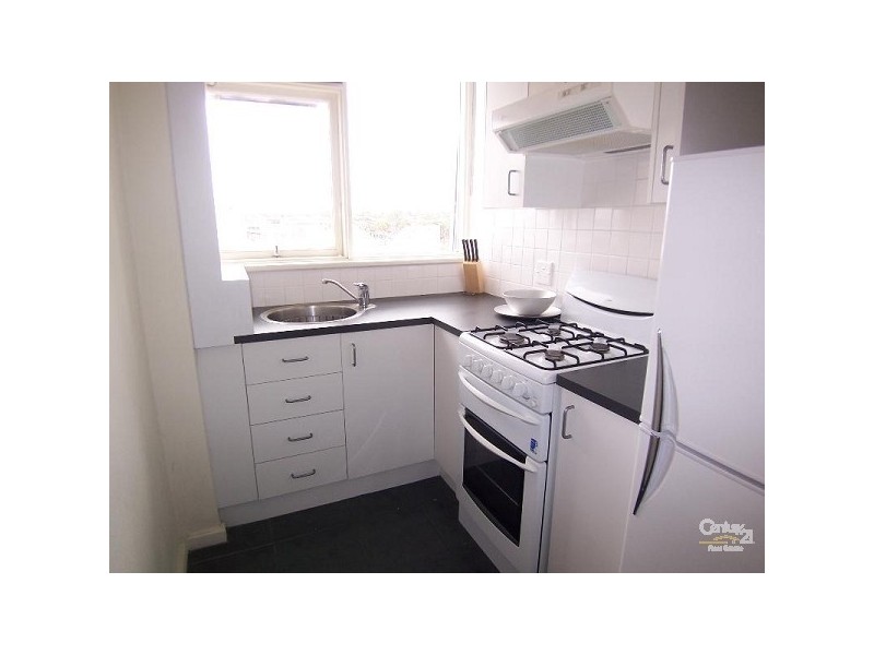 7D/12 Marine Parade, St Kilda VIC 3182