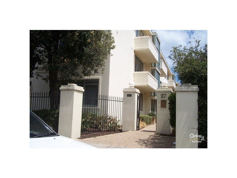 4/27 Mitford Street, St Kilda VIC 3182