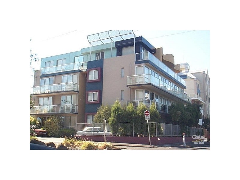 19/4 Alfred Square, St Kilda VIC 3182