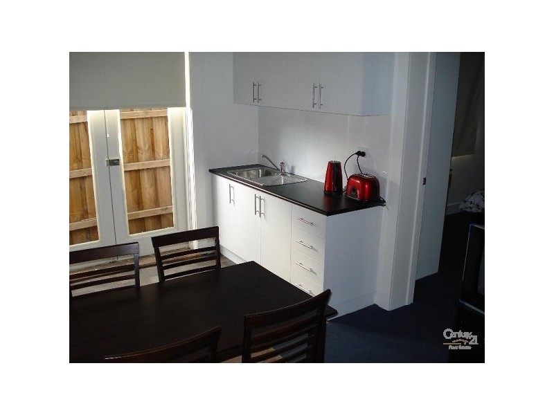 1/32 Grey Street, St Kilda VIC 3182