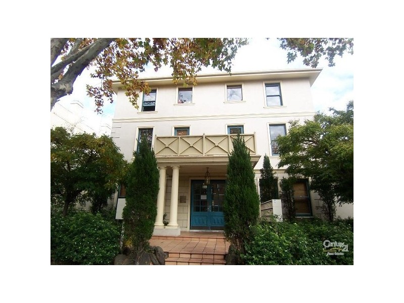 13/15 Acland Street, St Kilda VIC 3182