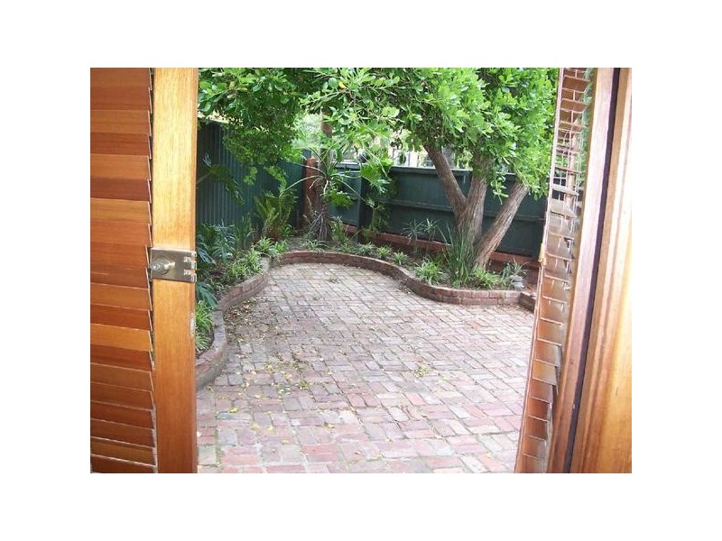 1/4  Eildon Court, St Kilda VIC 3182