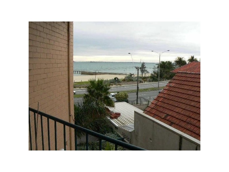 35/11  Marine Parade, St Kilda VIC 3182