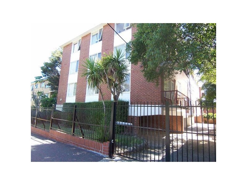 7/11  Herbert Street, St Kilda VIC 3182