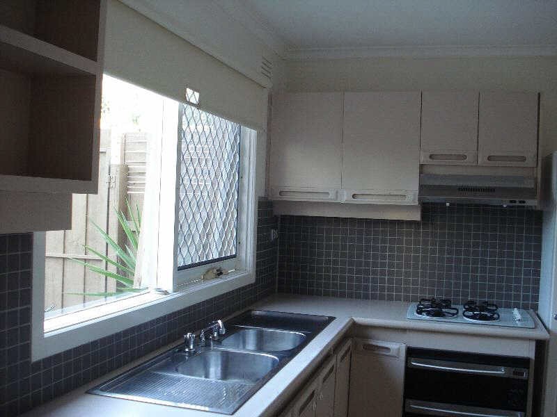 8/309  Carlisle Street, St Kilda VIC 3182