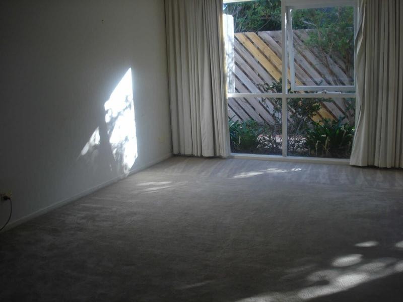 8/309  Carlisle Street, St Kilda VIC 3182