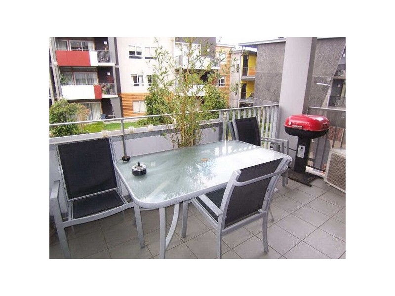 10  West Beach Road, St Kilda VIC 3182