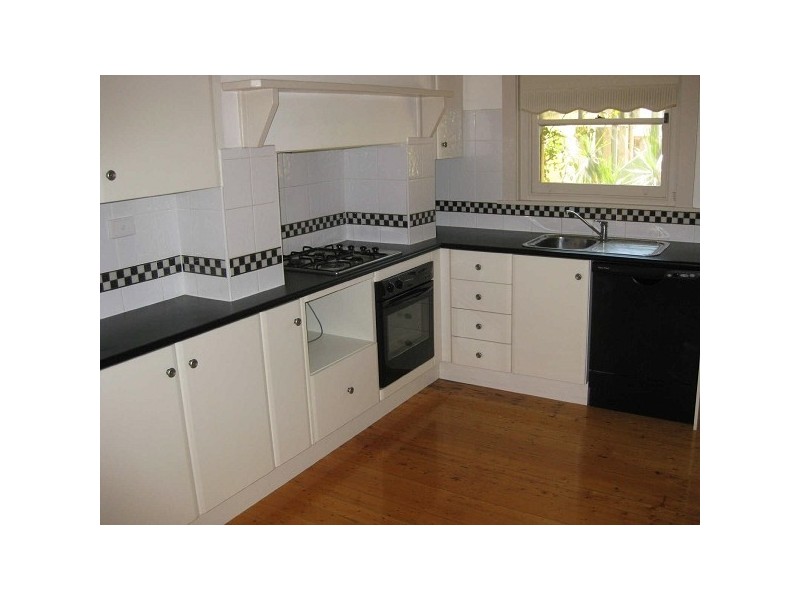 4/6  Westbeach Road, St Kilda West VIC 3182