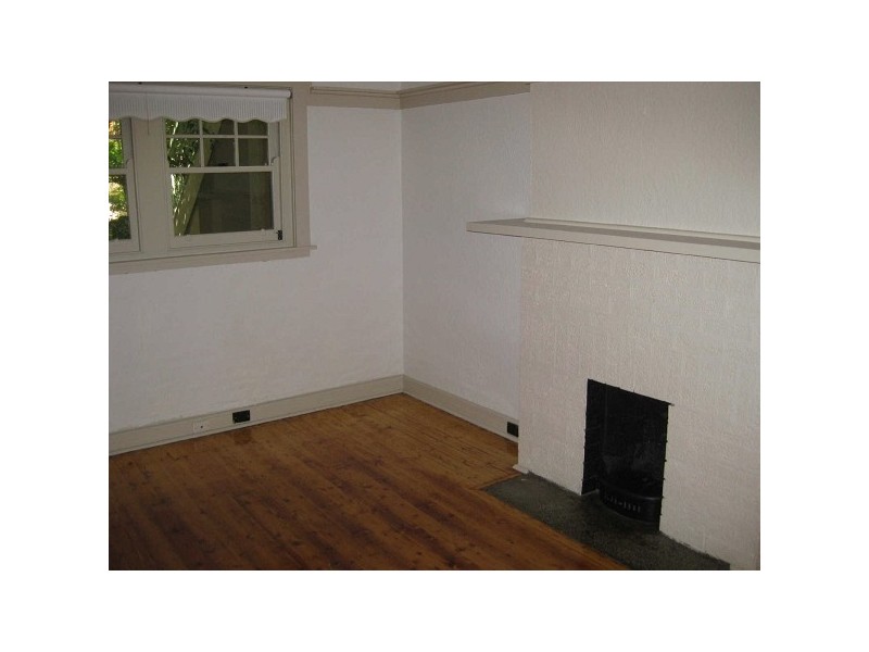 4/6  Westbeach Road, St Kilda West VIC 3182