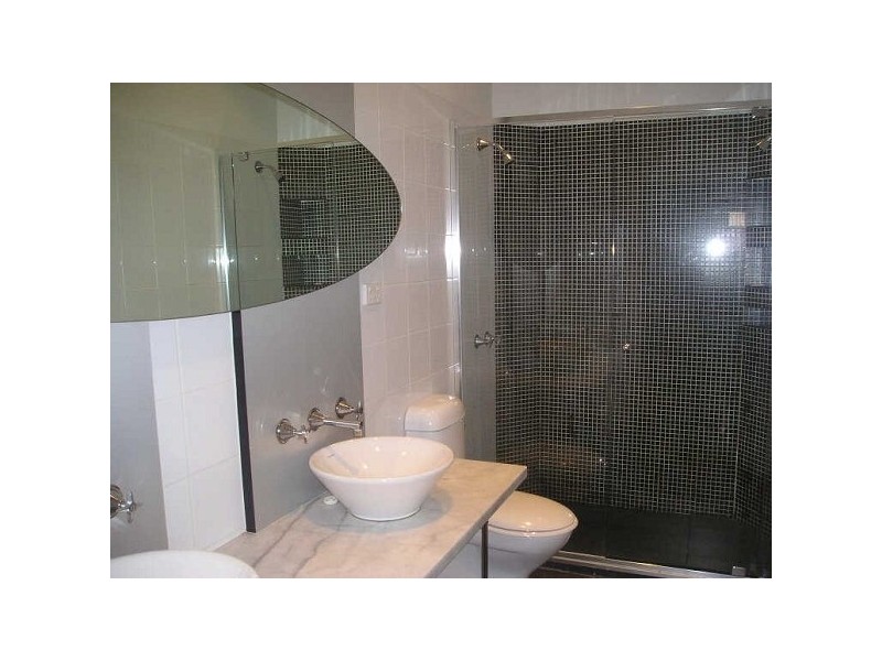 2/24  Belford Street, St Kilda VIC 3182