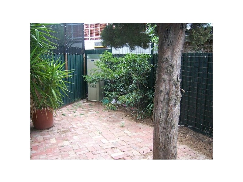 2/24  Belford Street, St Kilda VIC 3182