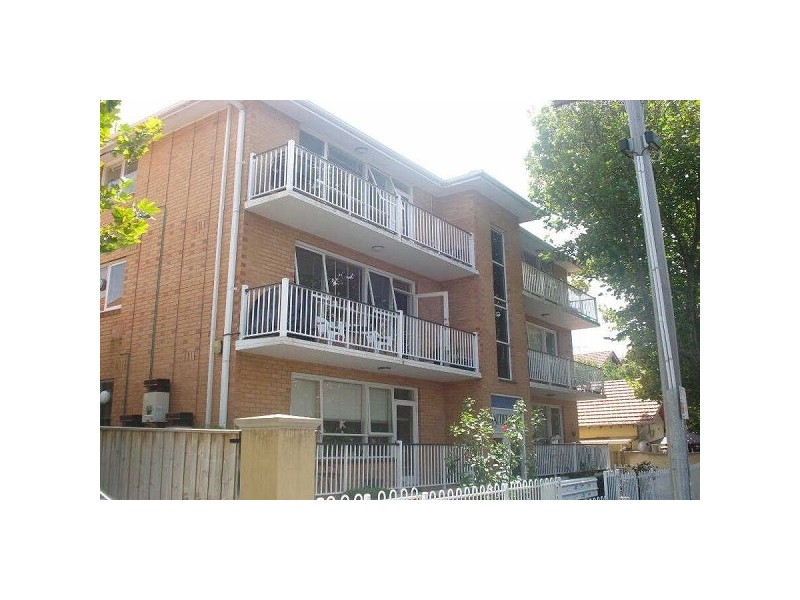 12/16  Vautier Street, Elwood VIC 3184