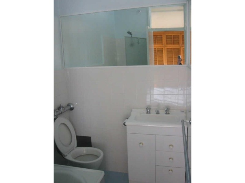 12F/12  Marine Parade, St Kilda VIC 3182