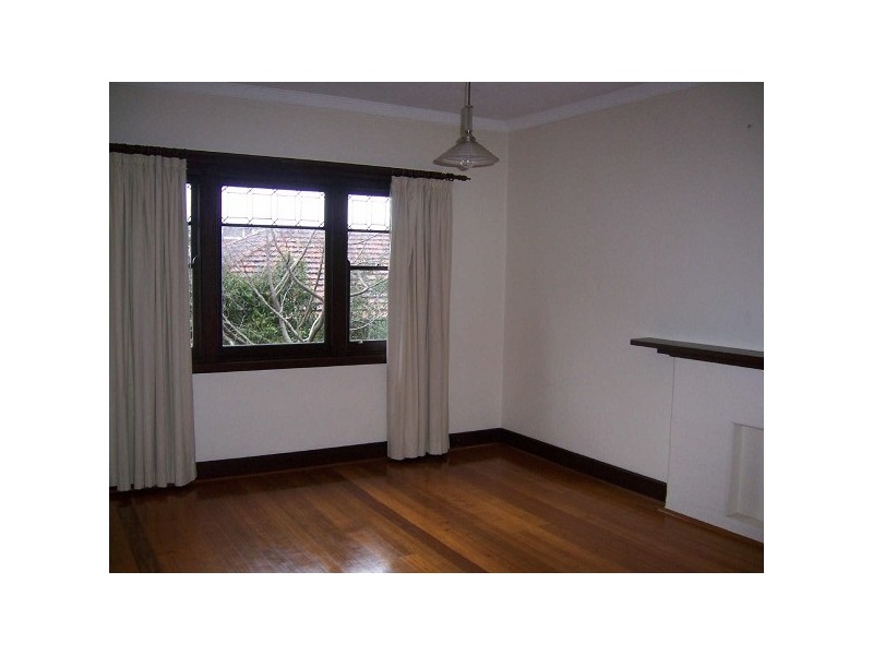 10/14  Robe Street, St Kilda VIC 3182