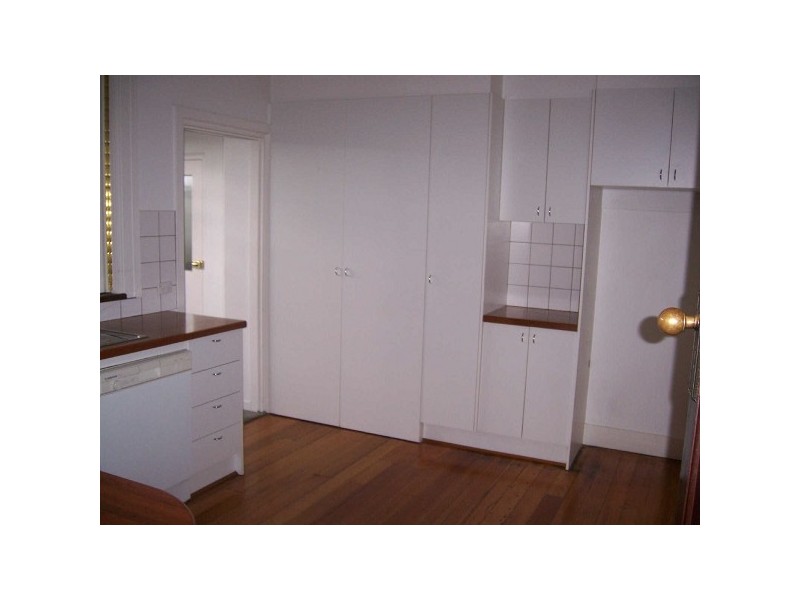 10/14  Robe Street, St Kilda VIC 3182