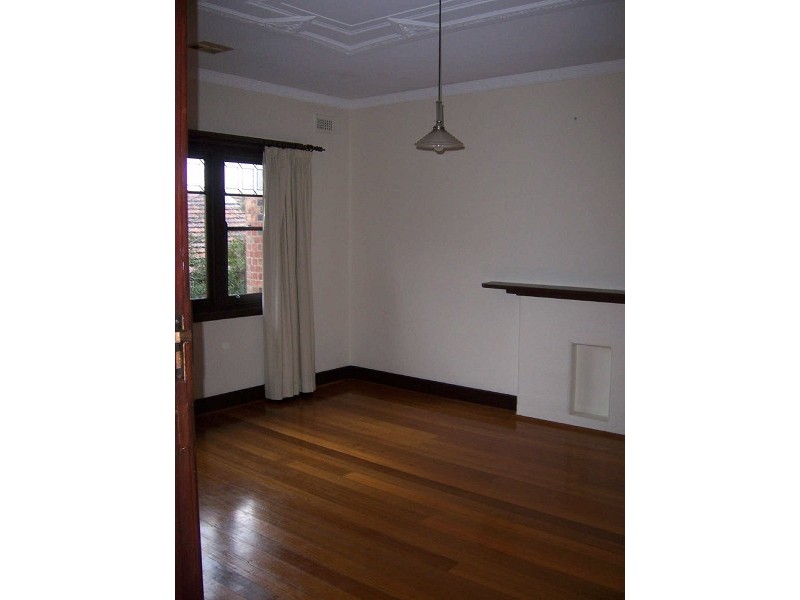 10/14  Robe Street, St Kilda VIC 3182