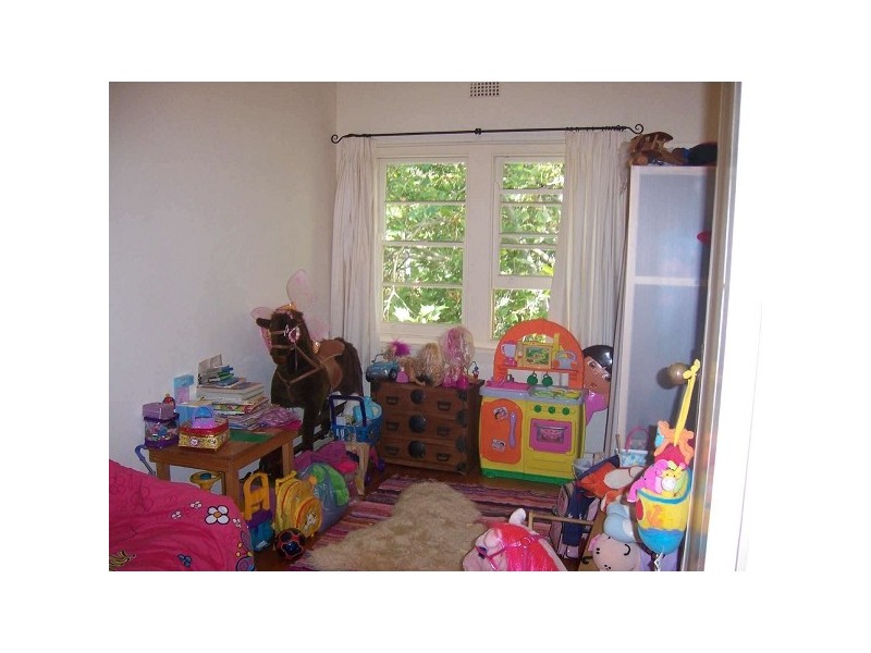 8/25  Dickens Street, Elwood VIC 3184