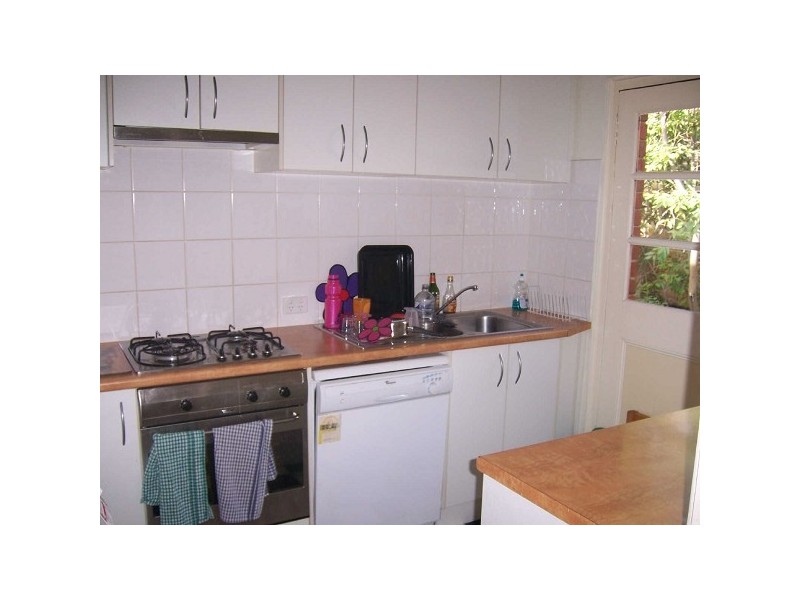 8/25  Dickens Street, Elwood VIC 3184