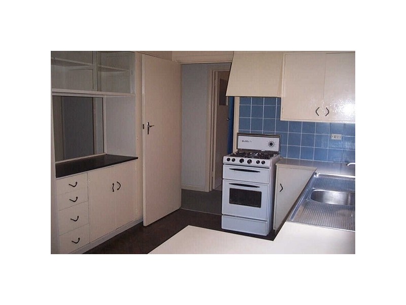 2/170  Barkly Street, St Kilda VIC 3182