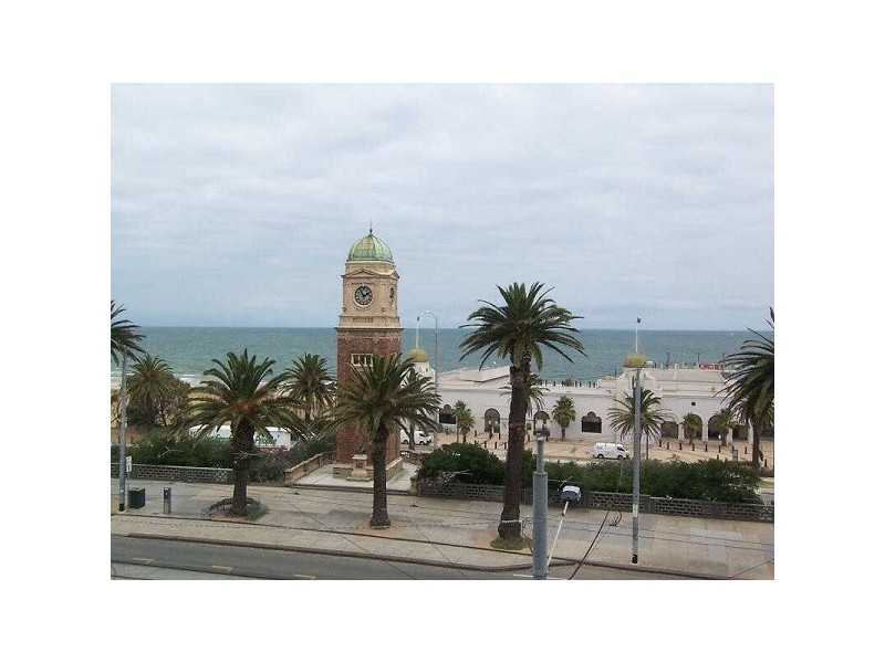 23/13  Esplanade, St Kilda VIC 3182