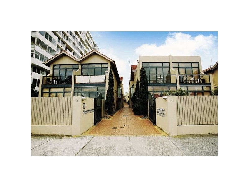 10/14-15  Marine Parade, St Kilda VIC 3182